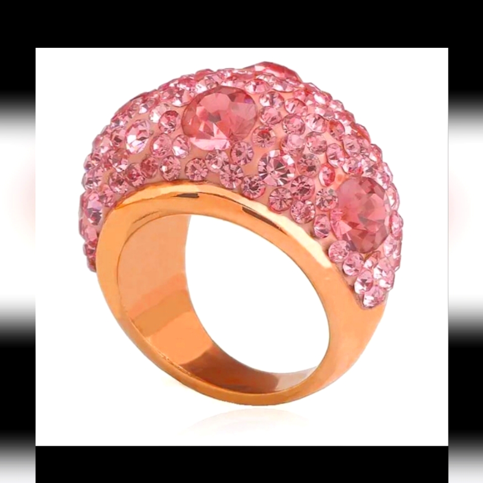 Gorgeous Swarovski Soft Rose-Pink Crystals Rose Gold Ring Size 6